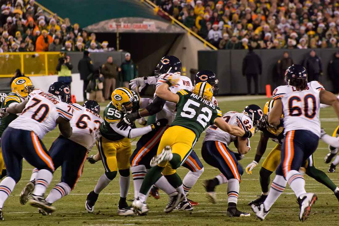 In Chicago football is a community event. As a Chicagoan, I’ve seen the city rally behind the Chicago Bears, whether during a playoff push or a rebuilding season.